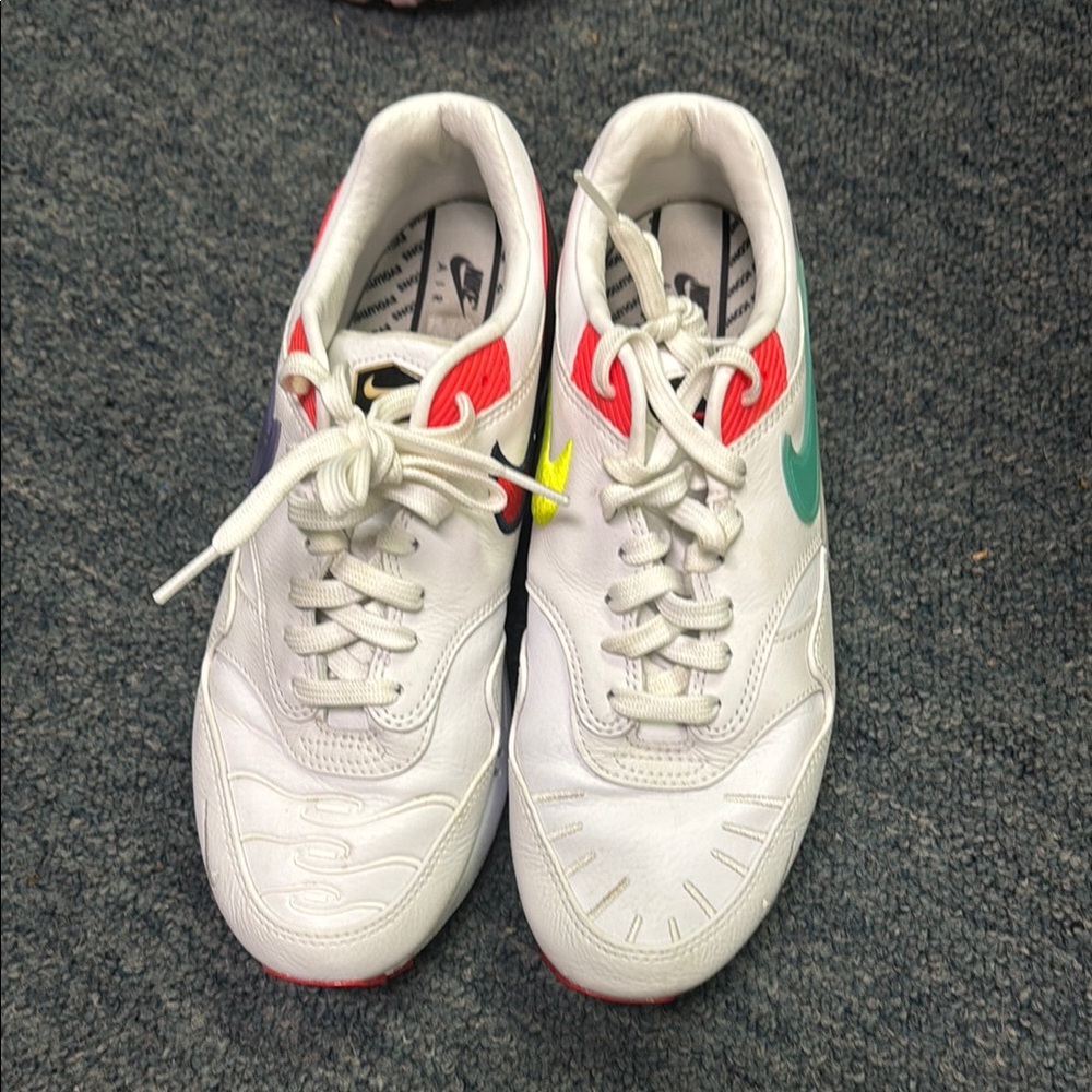 Limited addition Air max 1 Woman’s size 7